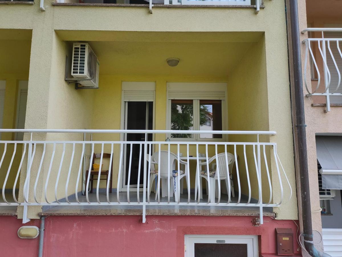 Apartman Bela Apartment Pula Exterior photo
